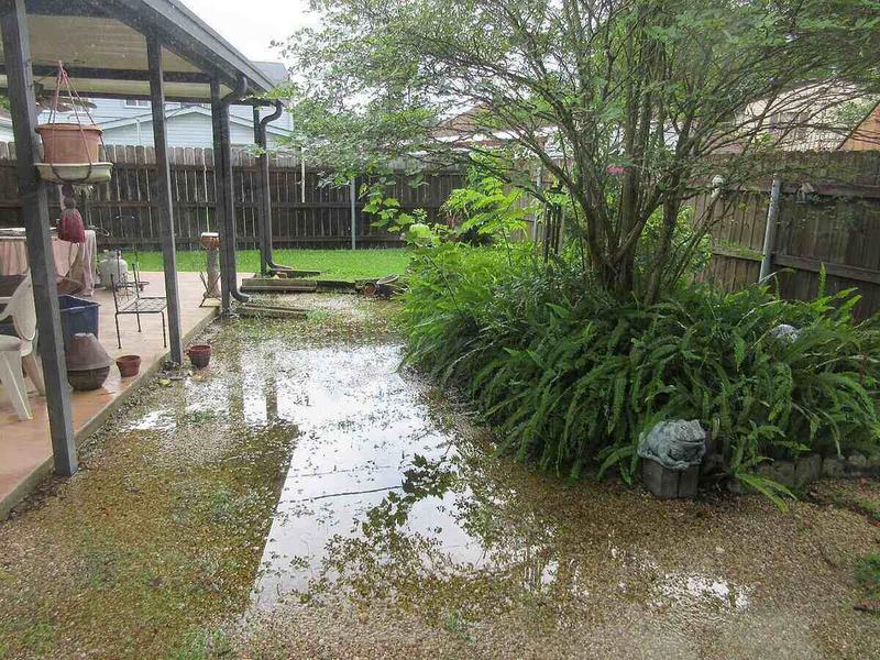 How to Keep Water From Pooling in Your Yard | Wikilawn